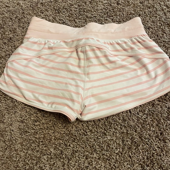 Ivivva striped shorts - Picture 3 of 3